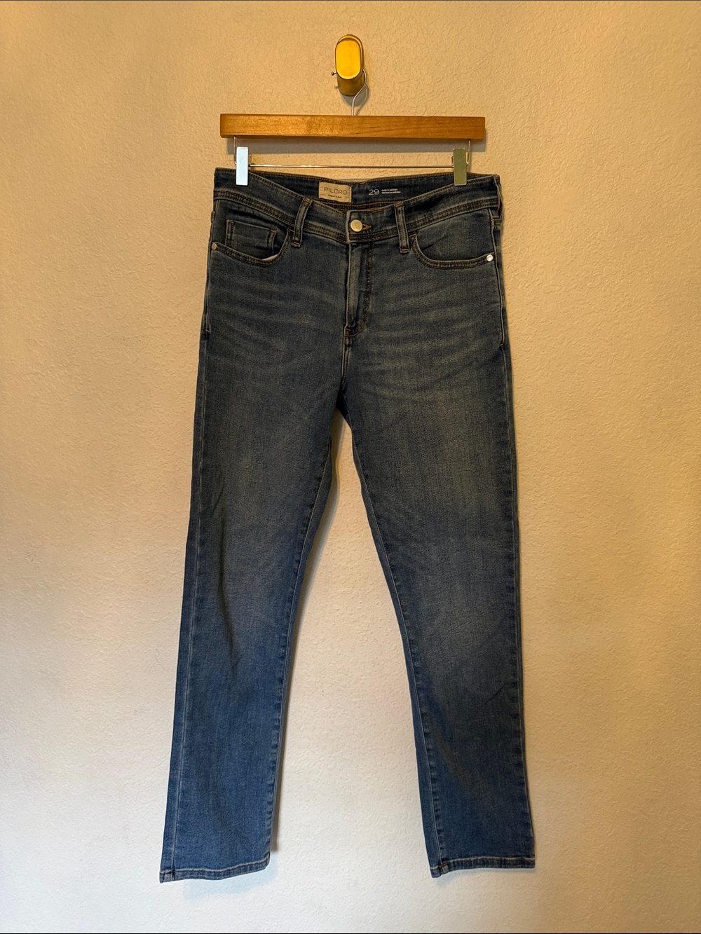 Pilcro slim Boyfriend Jeans in Medium Blue Wash - Picture 3 of 9